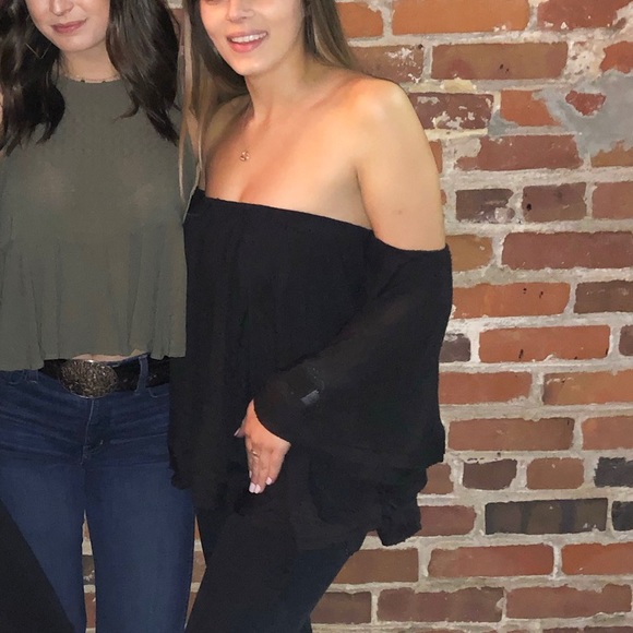 Onetheland black off the shoulder top - Picture 6 of 6